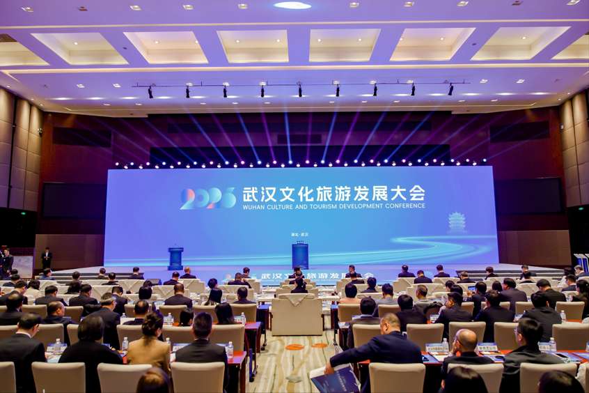 �人�Ļ����η�չ������